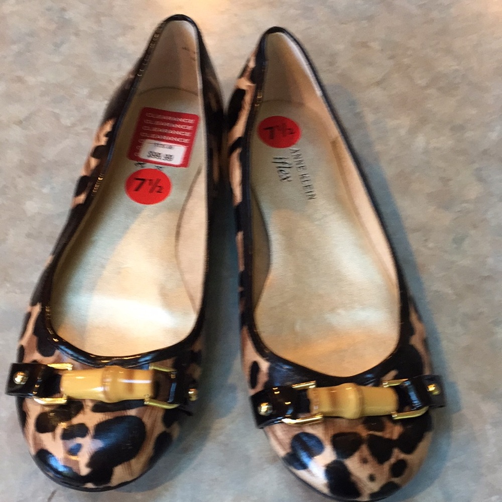 Anne Klein iflex leopard print flats (sz 7 1/2)